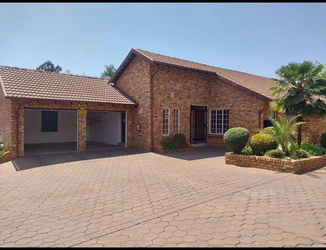 3 BEDROOM TOWNHOUSE FOR SALE IN WIERDA PARK